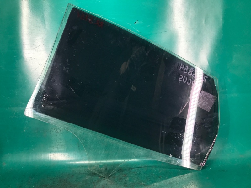 Стекло двери заднее правое FORD FOCUS 10-18 2.0