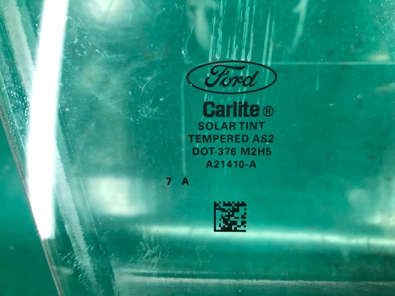 Стекло двери переднее правое FORD FOCUS 10-18 2.0