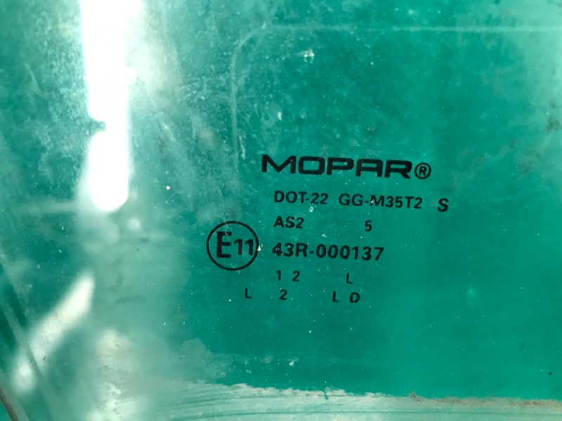 Стекло двери переднее правое DODGE DART 12-16 2.4 ED6 Стекло двери переднее правое DODGE DART 12-16 2.4 ED6