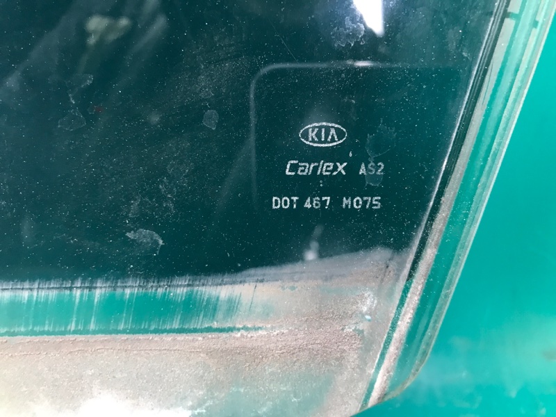 Стекло двери переднее левое KIA SORENTO XM 09-14 2.4 Стекло двери переднее левое KIA SORENTO XM 09-14 2.4