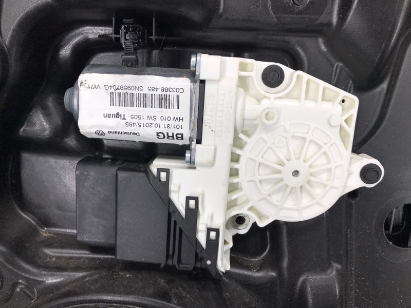 Стеклоподъемник задний правый TIGUAN 08-17 2016 2.0 CCTA
