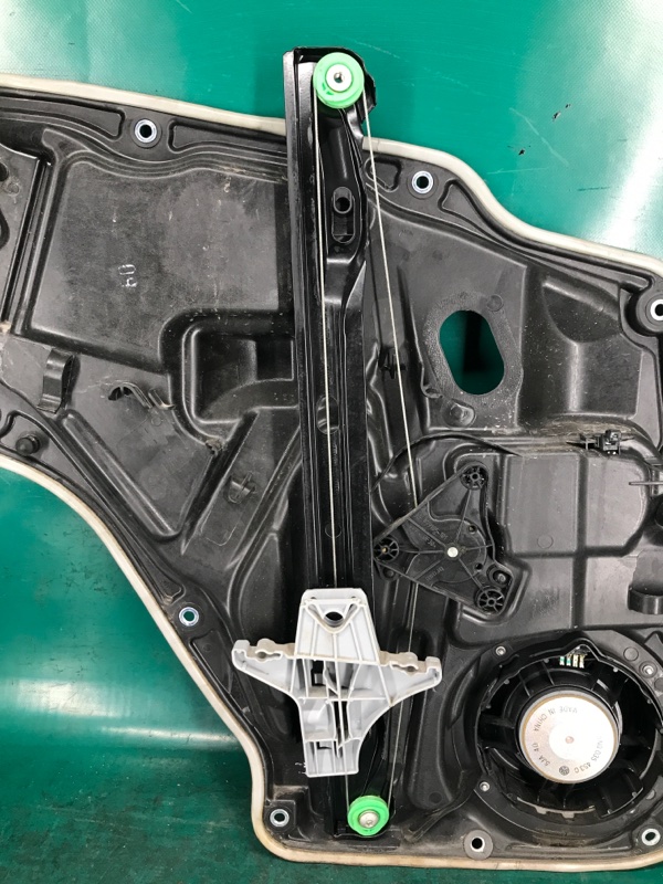 Стеклоподъемник задний правый TIGUAN 08-17 2016 2.0 CCTA