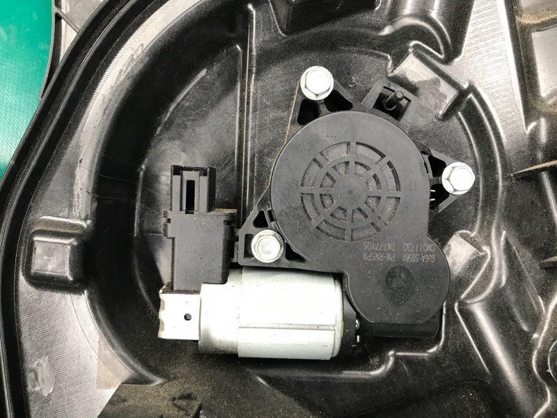 Стеклоподъемник задний правый MAZDA CX-9 06-16 3.7