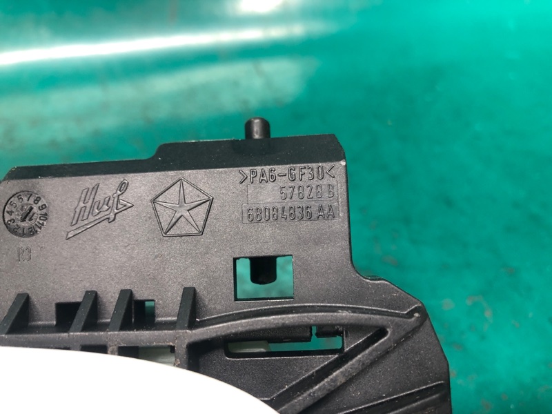 Ручка двери наружная задняя правая DART 12-16 2015 2.4 ED6 Ручка двери наружная задняя правая DART 12-16 2015 2.4 ED6