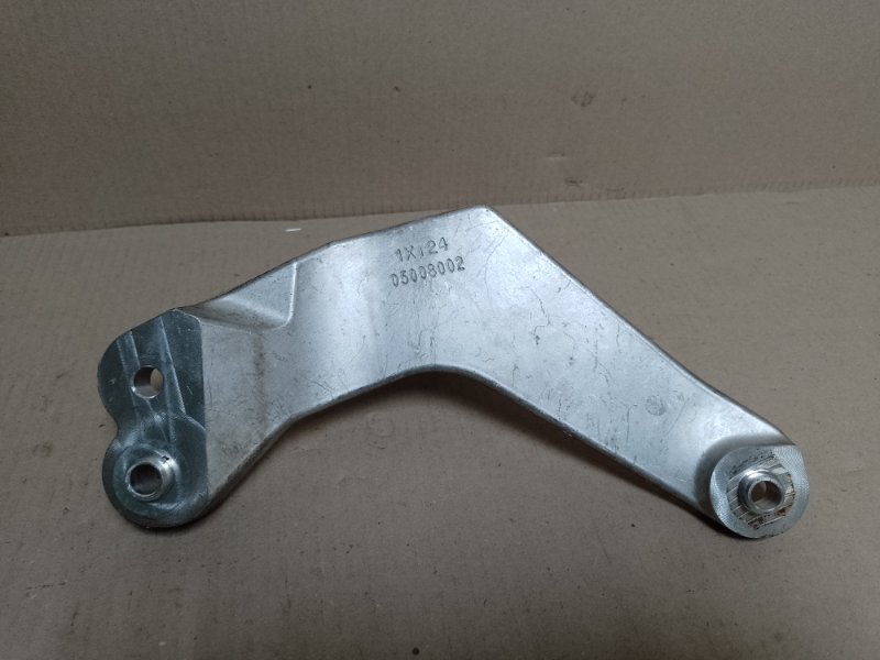 Кронштейн опоры двигателя PASSAT B7 11-15 2012 CBTA 2.5L