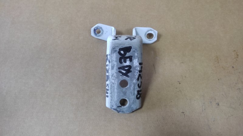 Петля двери верхняя передняя правая SUZUKI KIZASHI 09-14 2011 Седан 2.4 69310-65J00 Б/У