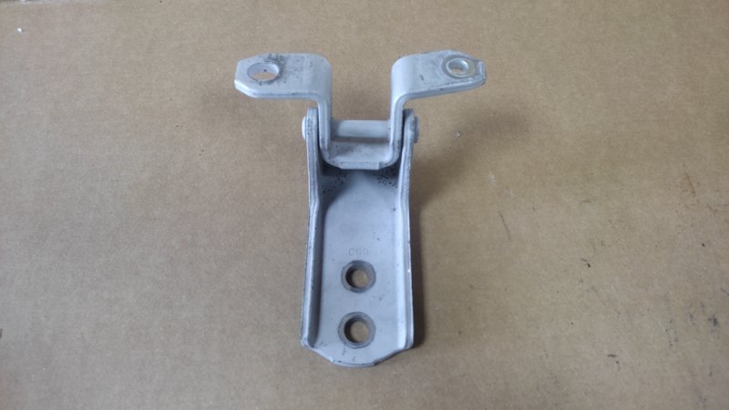 Петля двери верхняя передняя правая SUZUKI KIZASHI 09-14 Седан 2.4