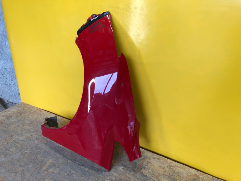 Крыло переднее переднее левое LEAF 18-