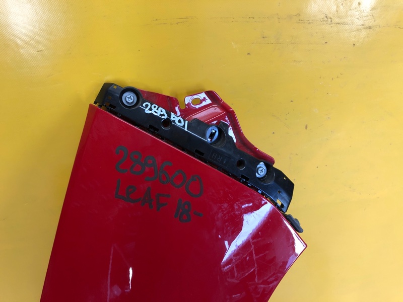 Кронштейн переднего бампера (на крыле) передний правый NISSAN LEAF 18- 62224-5SK0A Б/У