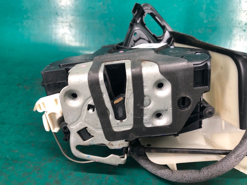 Замок двери передний правый FOCUS 10-18 2017 2.0
