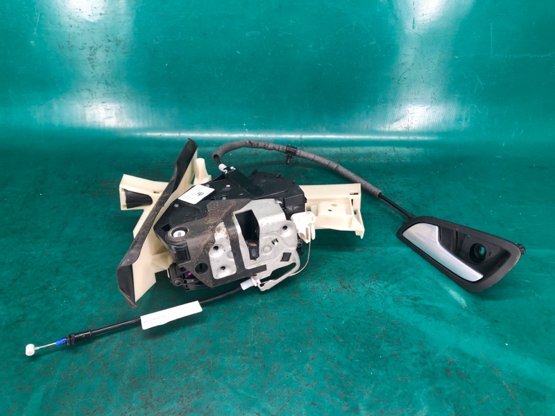 Замок двери задний левый FORD FOCUS 10-18 2017 2.0 F1EZ-5426413-B Б/У