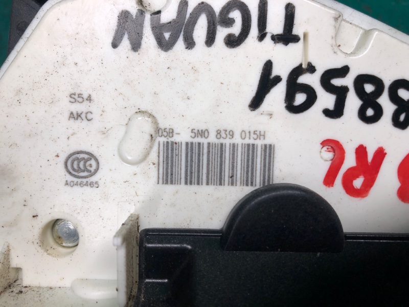 Замок двери задний левый TIGUAN 08-17 2016 2.0 CCTA