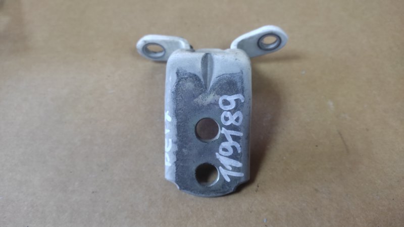 Петля двери верхняя передняя левая INFINITI M35/M45 04-10 80401-EG000 Б/У