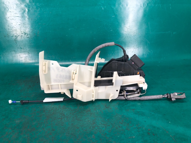 Замок двери передний правый FOCUS 10-18 2016 2.0