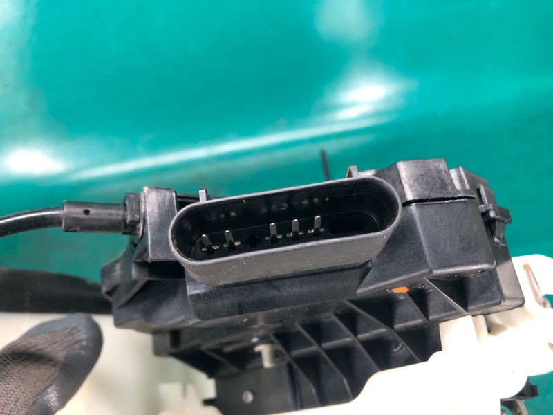 Замок двери передний правый FOCUS 10-18 2016 2.0