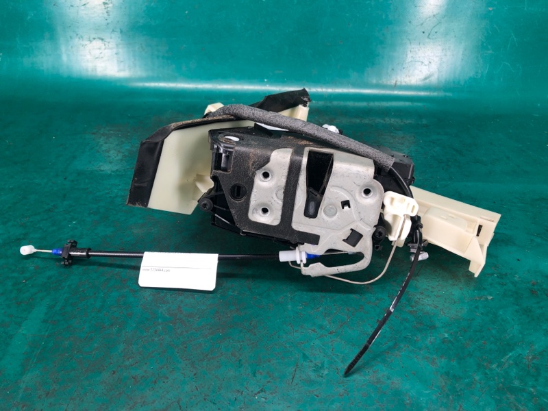 Замок двери задний левый FORD FOCUS 10-18 2016 2.0 F1EZ-5426413-B Б/У