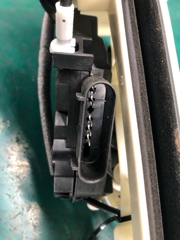 Замок двери задний левый FOCUS 10-18 2016 2.0