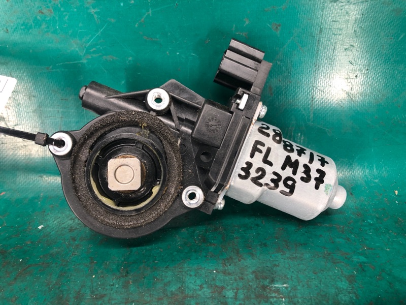 Моторчик стеклоподъемника передний левый M25/M37/M56/Q70/M35H 10-16 2010 Седан 3.7 VQ37VHR