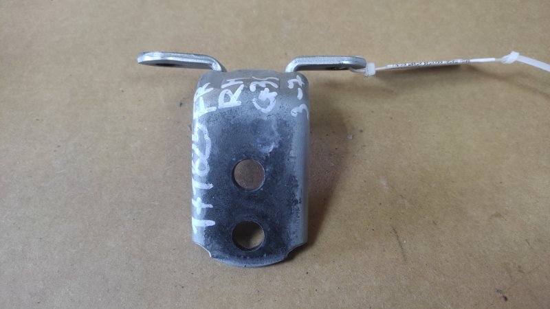 Запчасть петля двери верхняя передняя правая INFINITI G35 03-07 80400-AG000 Б/У Петля двери верхняя передняя правая INFINITI G35 03-07 80400-AG000 Б/У