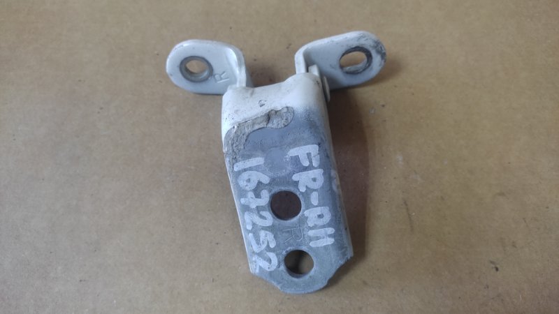 Запчасть петля двери верхняя передняя правая TOYOTA AVALON 05-12 2005 GSX30 3.5 2GR-FE 68710-AA020 Б/У Петля двери верхняя передняя правая TOYOTA AVALON 05-12 2005 GSX30 3.5 2GR-FE 68710-AA020 Б/У