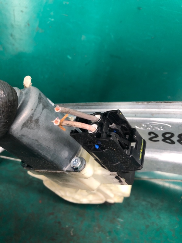 Стеклоподъемник задний правый FOCUS 10-18 2016 2.0