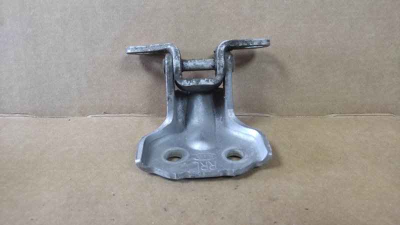 Петля двери нижняя задняя правая SORENTO BL 02-09