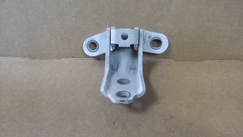 Петля двери нижняя передняя правая SOUL PS 13-19 2015 PS 2.0