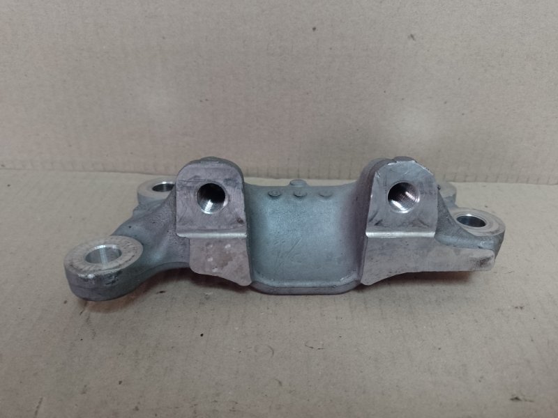 Кронштейн опоры двигателя RDX 19- 2020