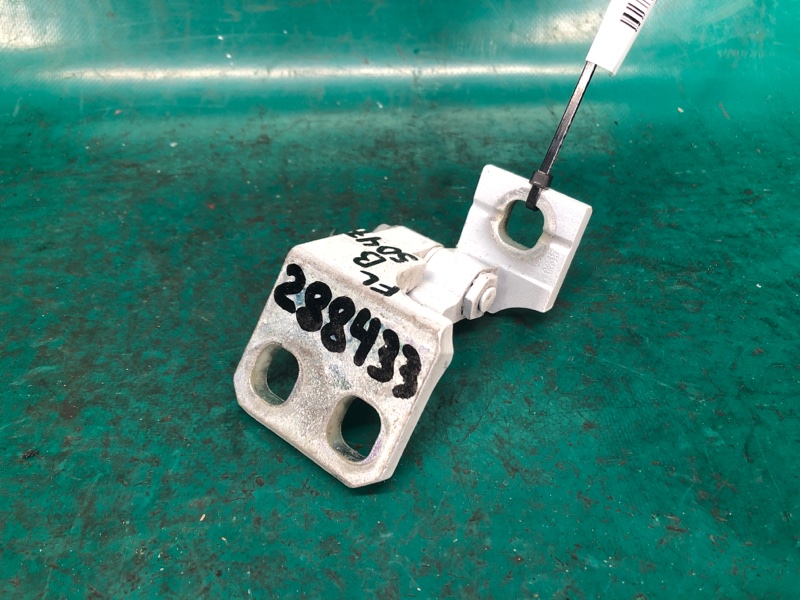 Запчасть петля двери верхняя передняя левая DODGE DART 12-16 2015 2.4 ED6 68082433AE Б/У Петля двери верхняя передняя левая DODGE DART 12-16 2015 2.4 ED6 68082433AE Б/У