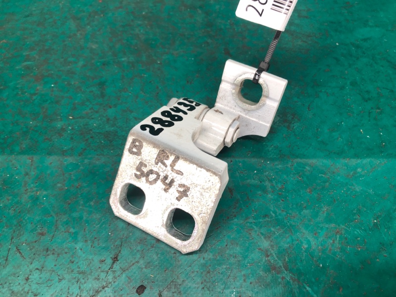 Петля двери верхняя задняя левая DODGE DART 12-16 2015 2.4 ED6 68082433AE Б/У