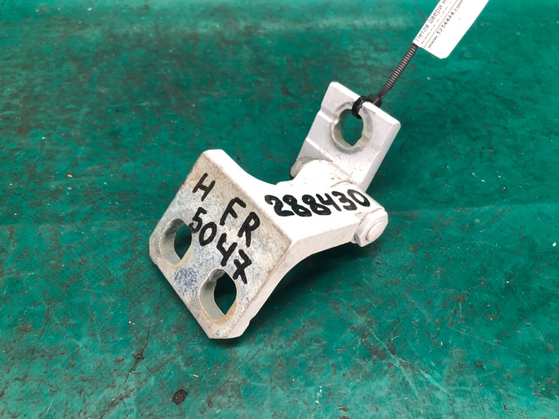 Петля двери нижняя передняя правая DODGE DART 12-16 2015 2.4 ED6 68082440AD Б/У