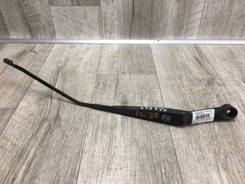 Поводок стеклоочистителя передний правый KIA FORTE/CERATO TD 08-13 2011 TD 2.0 G4KD 98320-1M000 Б/У