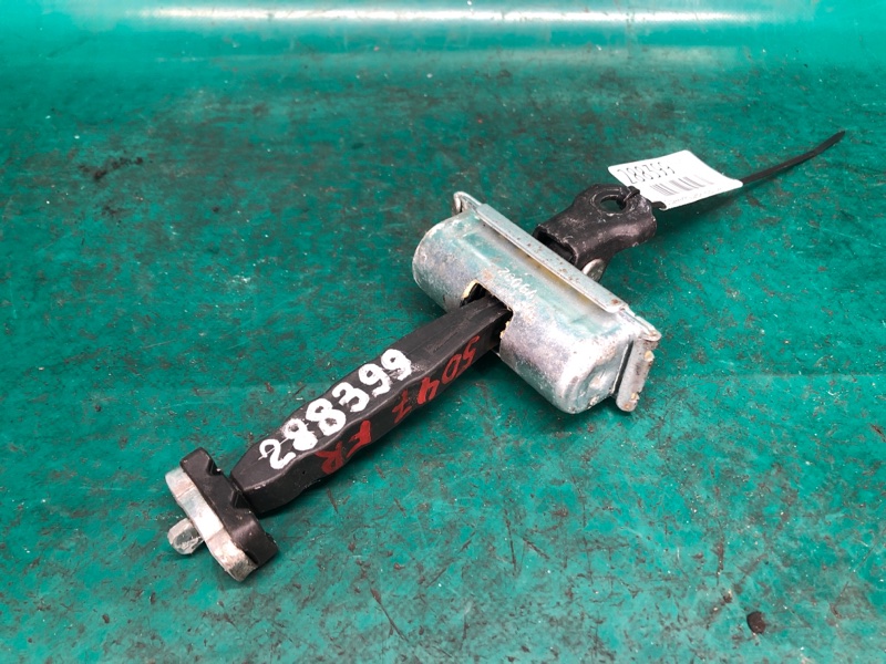 Ограничитель двери передний правый DODGE DART 12-16 2015 2.4 ED6 68082442AE Б/У