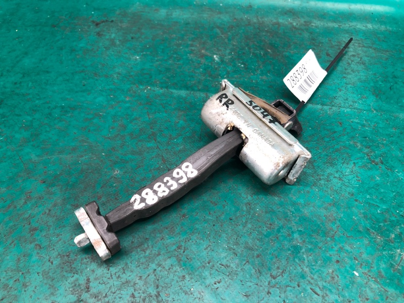 Запчасть ограничитель двери задний правый DODGE DART 12-16 2015 2.4 ED6 68082443AG Б/У Ограничитель двери задний правый DODGE DART 12-16 2015 2.4 ED6 68082443AG Б/У