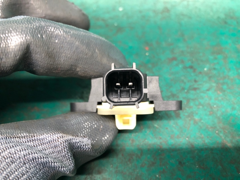 Датчик удара передний правый FORD FOCUS 10-18 2.0