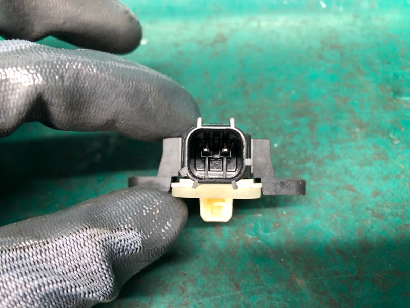 Датчик удара передний правый FORD FOCUS 10-18 2.0