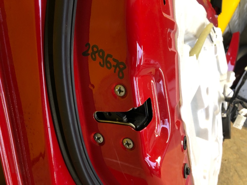 Замок двери передний левый NISSAN LEAF 18- 80501-4NP0B Б/У