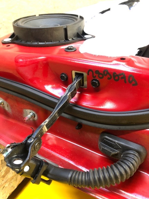 Ограничитель двери передний левый NISSAN LEAF 18- 80430-3NF0A Б/У