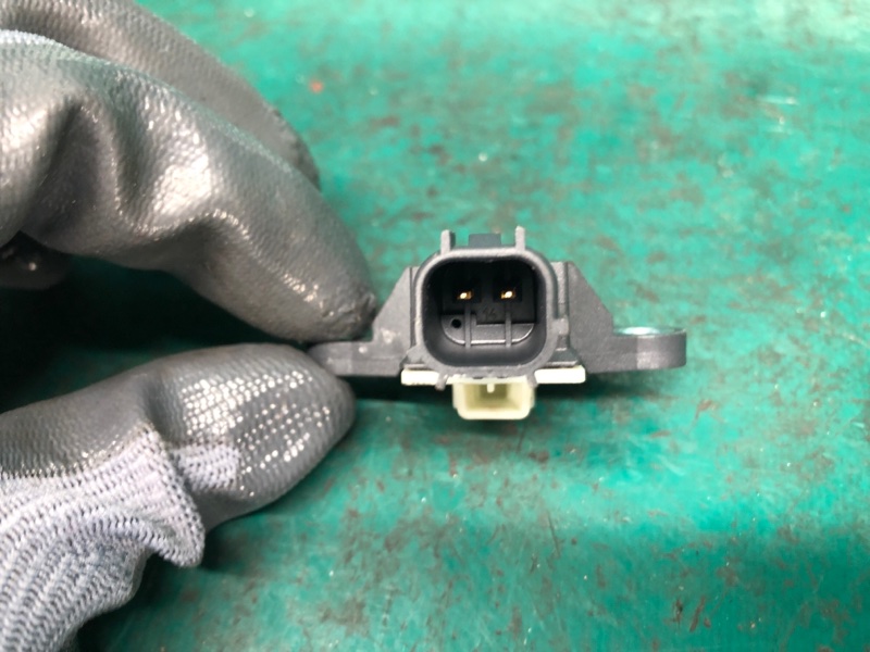 Датчик удара передний левый SORENTO XM 09-14 2009 2.4