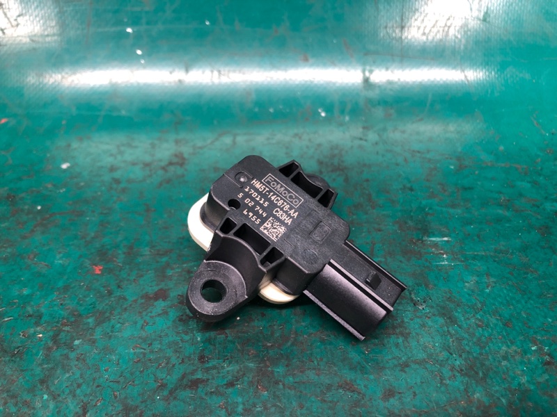 Датчик удара передний левый FORD FOCUS 10-18 2017 2.0 HM5Z-14B345-A Б/У