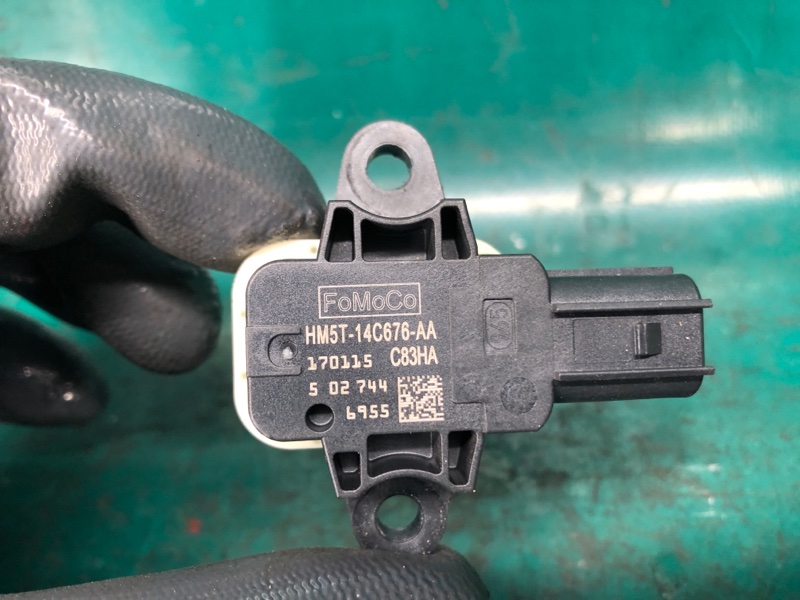 Датчик удара передний левый FORD FOCUS 10-18 2.0