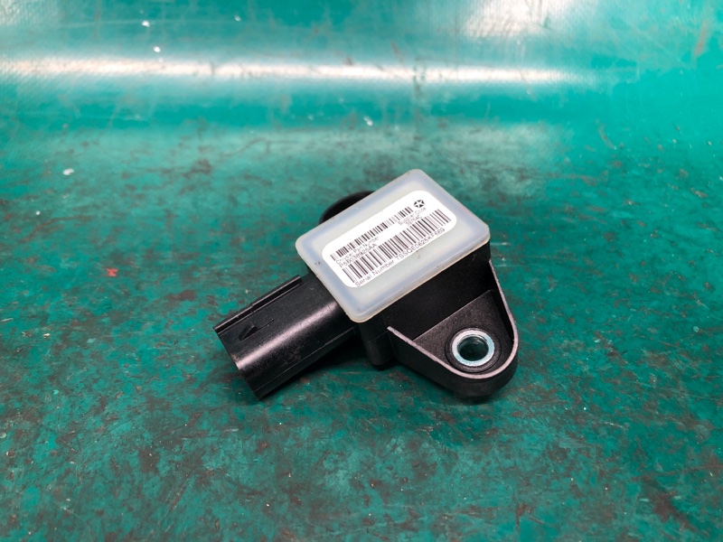 Запчасть датчик удара передний правый DODGE DART 12-16 2015 2.4 ED6 56038925AA Б/У Датчик удара передний правый DODGE DART 12-16 2015 2.4 ED6 56038925AA Б/У