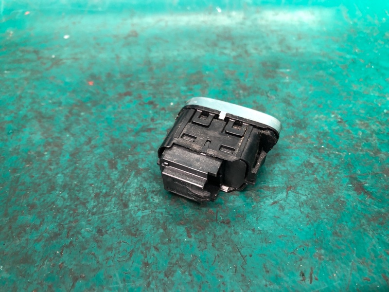 Кнопка центрального замка передняя левая FOCUS 10-18 2017 2.0