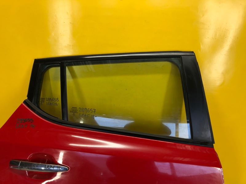 Стекло двери заднее правое NISSAN LEAF 18- 82300-3NF1A Б/У