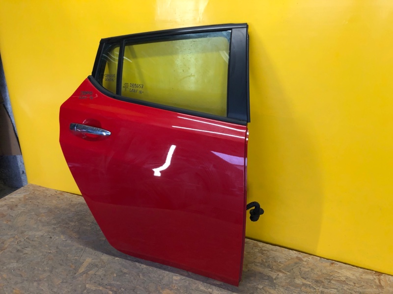 Дверь задняя правая LEAF 18-