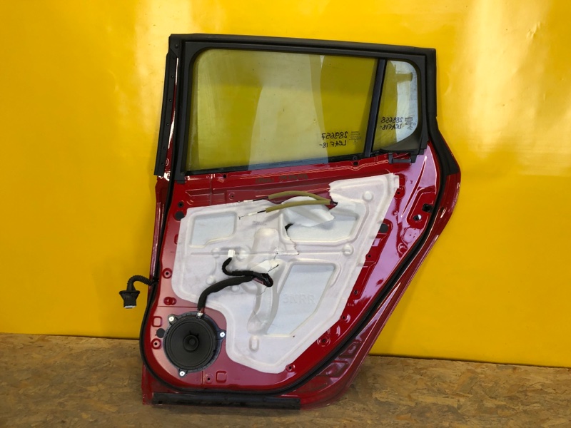 Дверь задняя правая LEAF 18-