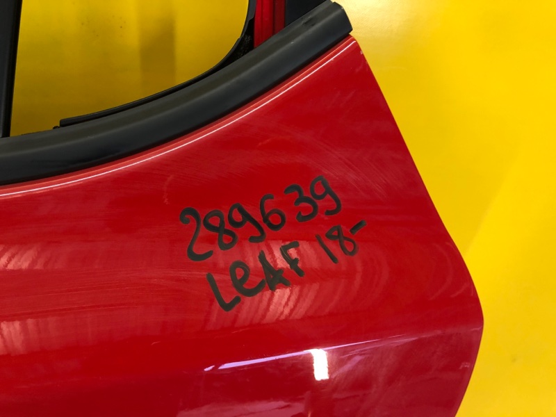 Дверь задняя левая LEAF 18-