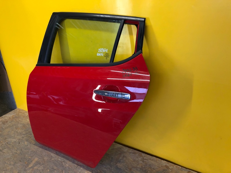 Дверь задняя левая LEAF 18-