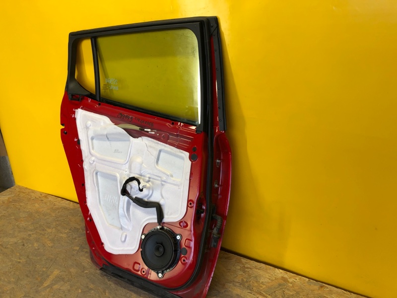 Дверь задняя левая LEAF 18-