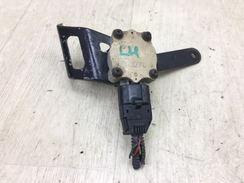 Запчасть датчик положения кузова задний правый LEXUS LS430 00-06 8940750060 Б/У Датчик положения кузова задний правый LEXUS LS430 00-06 8940750060 Б/У